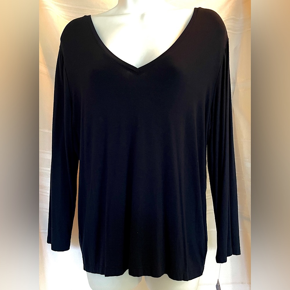 NWT Chaps Women’s Size Large Deep Navy Blue LS V-Neck Shirt